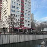 Johanna Apartments